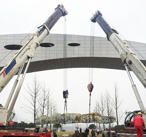 建宁吊车,建宁租吊车吊大型景观石